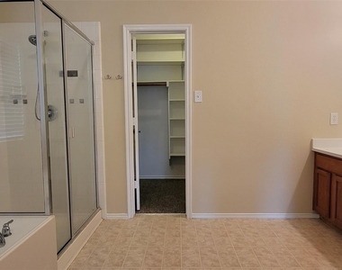 9509 Crooked Cat Drive - Photo Thumbnail 18