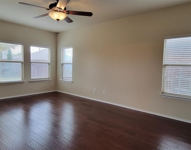 9509 Crooked Cat Drive - Photo Thumbnail 16