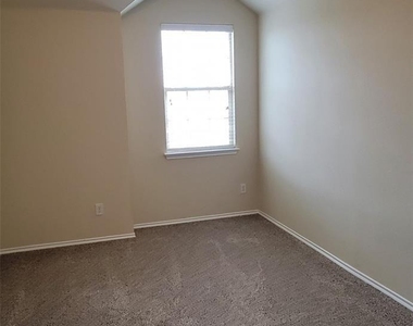 9509 Crooked Cat Drive - Photo Thumbnail 26