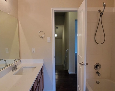 9509 Crooked Cat Drive - Photo Thumbnail 33