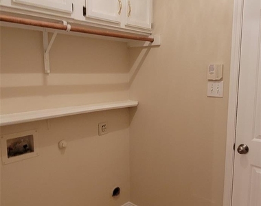 9509 Crooked Cat Drive - Photo Thumbnail 8