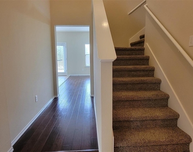 9509 Crooked Cat Drive - Photo Thumbnail 25