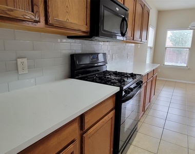 9509 Crooked Cat Drive - Photo Thumbnail 11