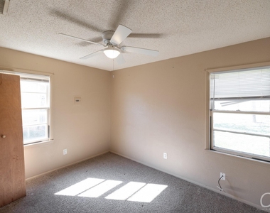 3218 Post Oak Road - Photo Thumbnail 11