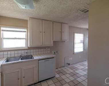 3218 Post Oak Road - Photo Thumbnail 15