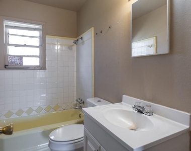 3218 Post Oak Road - Photo Thumbnail 6