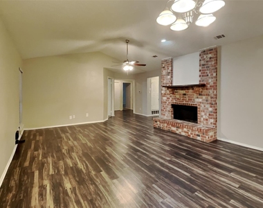 2602 Lake Valley Drive - Photo Thumbnail 3