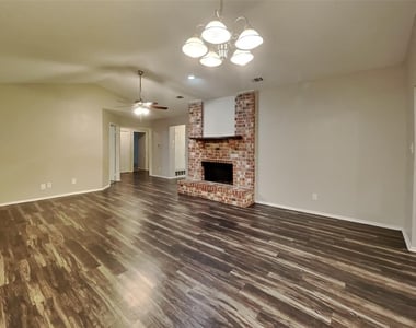 2602 Lake Valley Drive - Photo Thumbnail 2