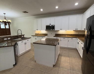 307 Berenger Walk - Photo Thumbnail 9
