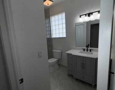 307 Berenger Walk - Photo Thumbnail 13
