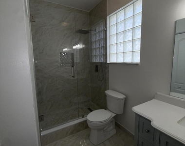 307 Berenger Walk - Photo Thumbnail 12