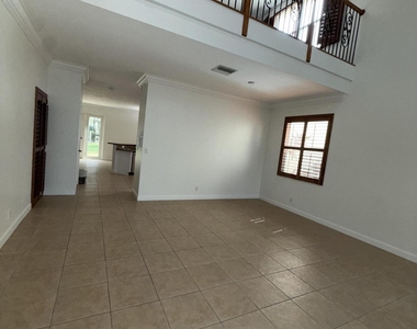 307 Berenger Walk - Photo Thumbnail 7