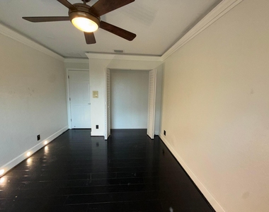 307 Berenger Walk - Photo Thumbnail 26