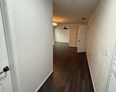 307 Berenger Walk - Photo Thumbnail 38