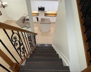 307 Berenger Walk - Photo Thumbnail 20
