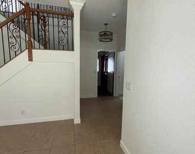 307 Berenger Walk - Photo Thumbnail 18