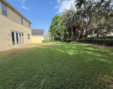 307 Berenger Walk - Photo Thumbnail 44