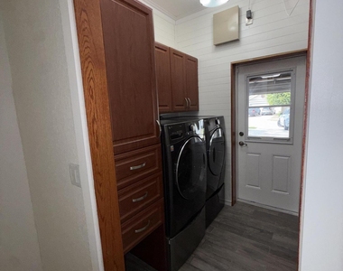 307 Berenger Walk - Photo Thumbnail 15