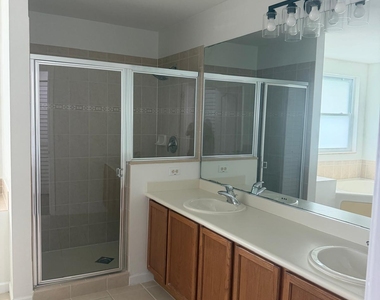 307 Berenger Walk - Photo Thumbnail 40