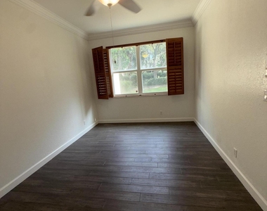 307 Berenger Walk - Photo Thumbnail 17