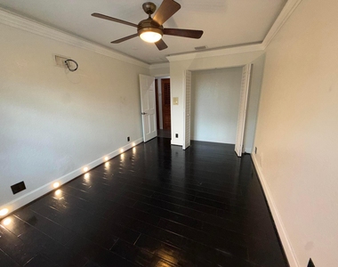 307 Berenger Walk - Photo Thumbnail 28