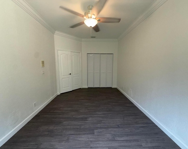 307 Berenger Walk - Photo Thumbnail 16