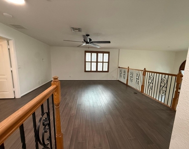 307 Berenger Walk - Photo Thumbnail 33