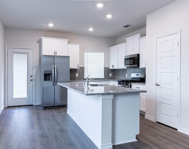 1305 Silent Peak Drive - Photo Thumbnail 4