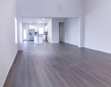1305 Silent Peak Drive - Photo Thumbnail 6