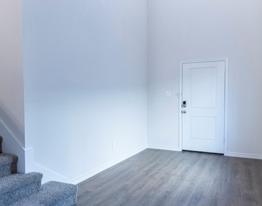 1305 Silent Peak Drive - Photo Thumbnail 25