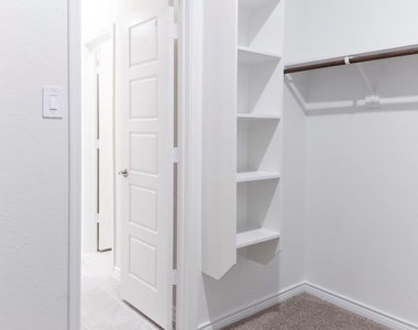 1305 Silent Peak Drive - Photo Thumbnail 21