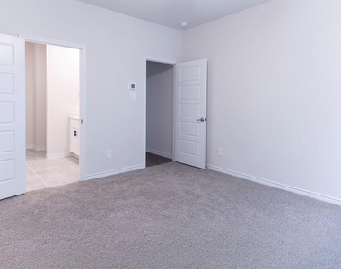1305 Silent Peak Drive - Photo Thumbnail 23