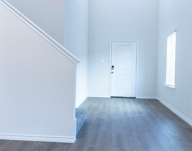 1305 Silent Peak Drive - Photo Thumbnail 24