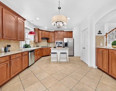10906 Ascot Drive - Photo Thumbnail 9