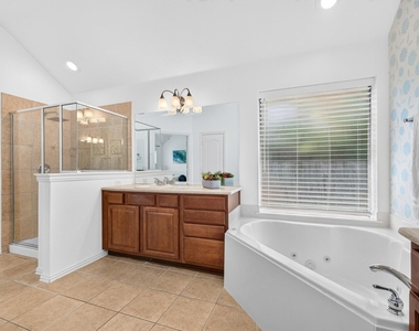 10906 Ascot Drive - Photo Thumbnail 16