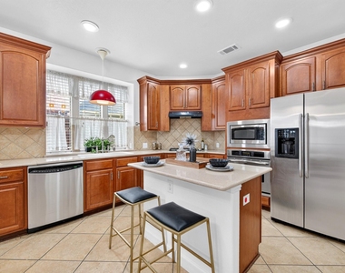 10906 Ascot Drive - Photo Thumbnail 8