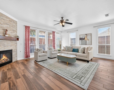 10906 Ascot Drive - Photo Thumbnail 2
