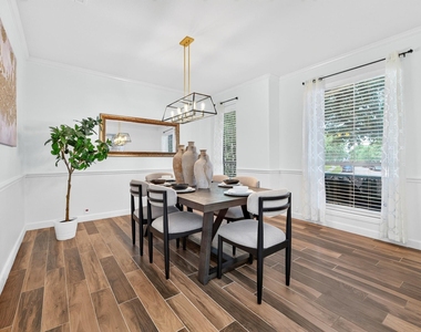 10906 Ascot Drive - Photo Thumbnail 5