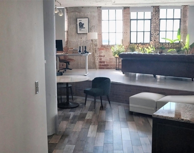 1122 Jackson Street - Photo Thumbnail 3