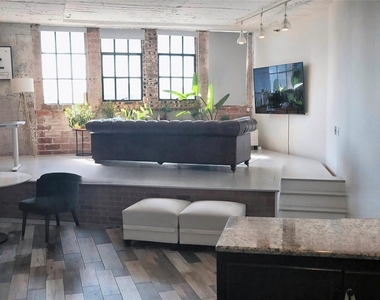 1122 Jackson Street - Photo Thumbnail 7