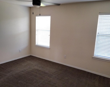 616 Fleming Street - Photo Thumbnail 5