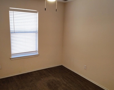 616 Fleming Street - Photo Thumbnail 11