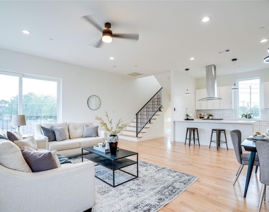 1612 Bennett Avenue - Photo Thumbnail 11