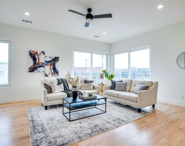 1612 Bennett Avenue - Photo Thumbnail 14