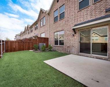 2709 Splendor Drive - Photo Thumbnail 23