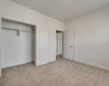 2709 Splendor Drive - Photo Thumbnail 21