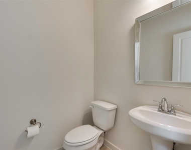 2709 Splendor Drive - Photo Thumbnail 11