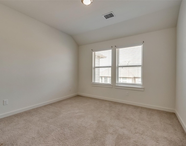 2709 Splendor Drive - Photo Thumbnail 18