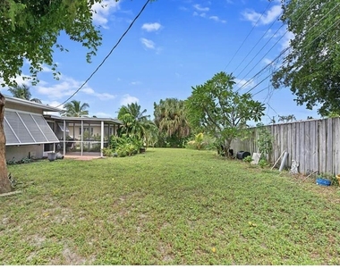 4020 Ne 18th Avenue - Photo Thumbnail 1