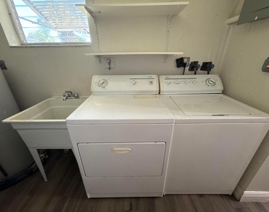 4020 Ne 18th Avenue - Photo Thumbnail 7